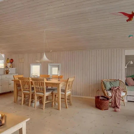 Gorgeous In With Kitchen